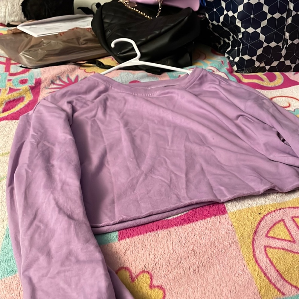 •purple cropped pullover•